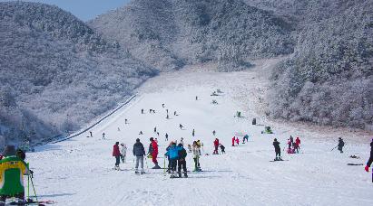 【惠享雪鄉】<哈爾濱、亞布力激情滑雪、哈雪大院、中國雪鄉、伏爾加莊園>雙飛6日團